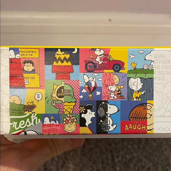 Ravensburger Peanuts Puzzle - Red, Yellow, Blue - Picture 4 of 6